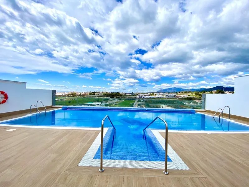 High Floor apartment with Sea Views & Rental License – Nueva Andalucía, Marbella
