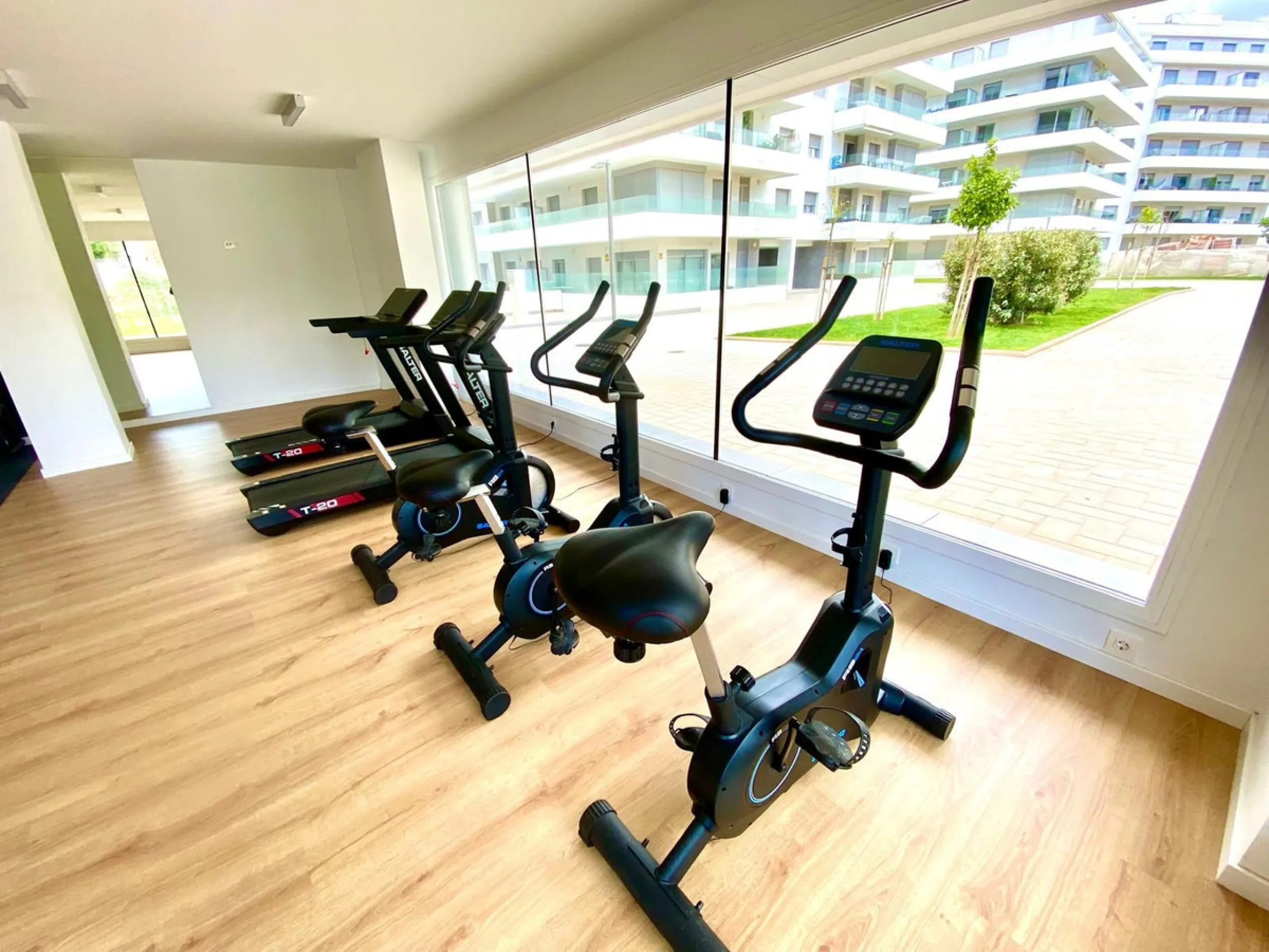 High Floor apartment with Sea Views & Rental License – Nueva Andalucía, Marbella