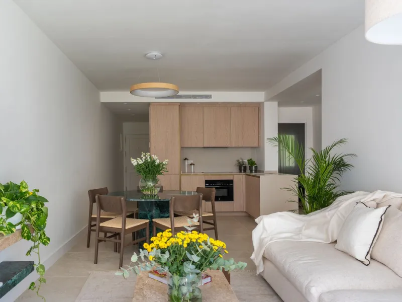 Located in La Quinta, Marbella, this recently renovated ground-floor apartment showcases custom-made furniture, bespoke sinks, and unique marble finishes throughout. It offers 3 bedrooms, 2 bathrooms, and a bright living area opening onto a private terrac