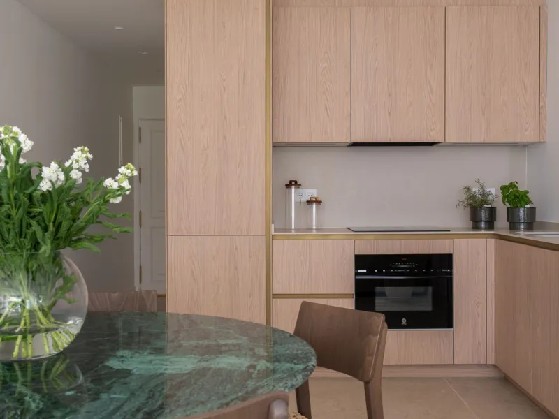 Located in La Quinta, Marbella, this recently renovated ground-floor apartment showcases custom-made furniture, bespoke sinks, and unique marble finishes throughout. It offers 3 bedrooms, 2 bathrooms, and a bright living area opening onto a private terrac