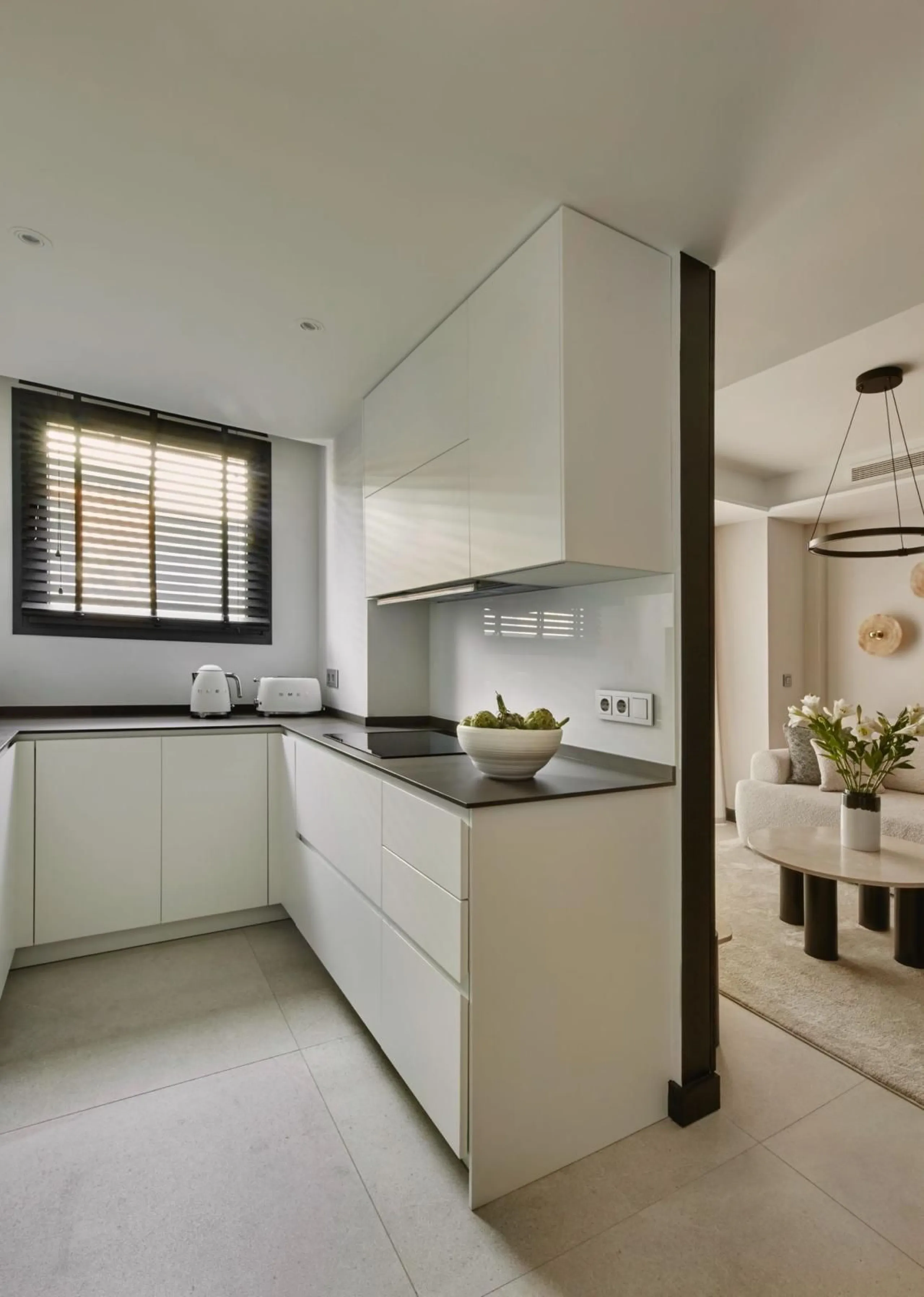 Apartment - Middle Floor Apartment в продаже в Marbella, Málaga. В доме 2 спален и 2 ванных комнат. Площадь дома 100 м²