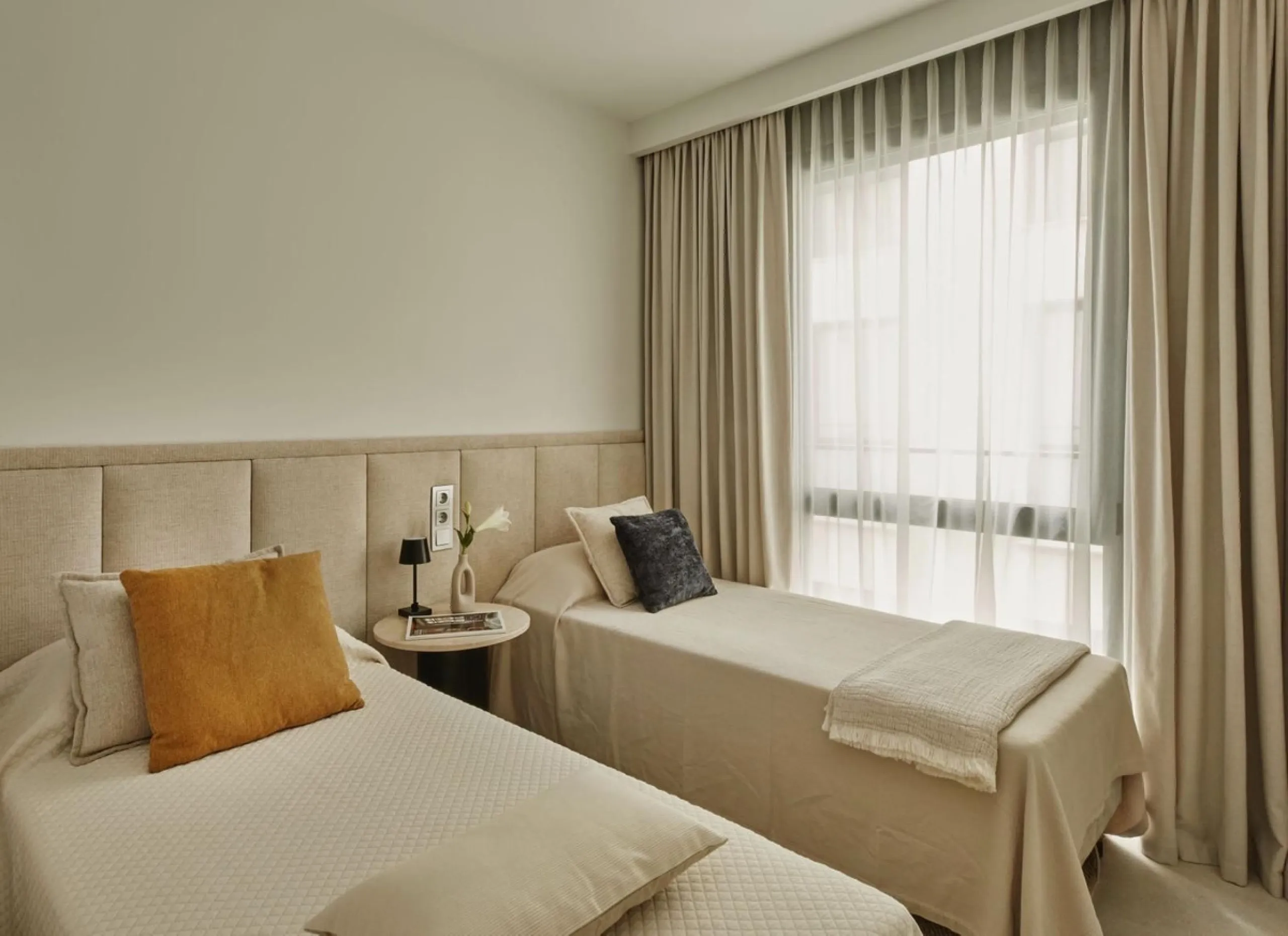 Apartment - Middle Floor Apartment в продаже в Marbella, Málaga. В доме 2 спален и 2 ванных комнат. Площадь дома 100 м²