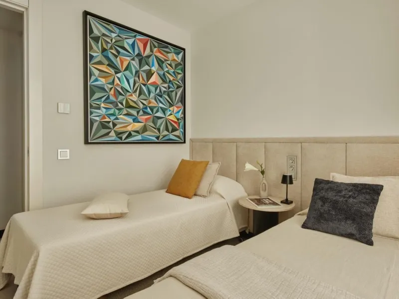 Apartment - Middle Floor Apartment в продаже в Marbella, Málaga. В доме 2 спален и 2 ванных комнат. Площадь дома 100 м²