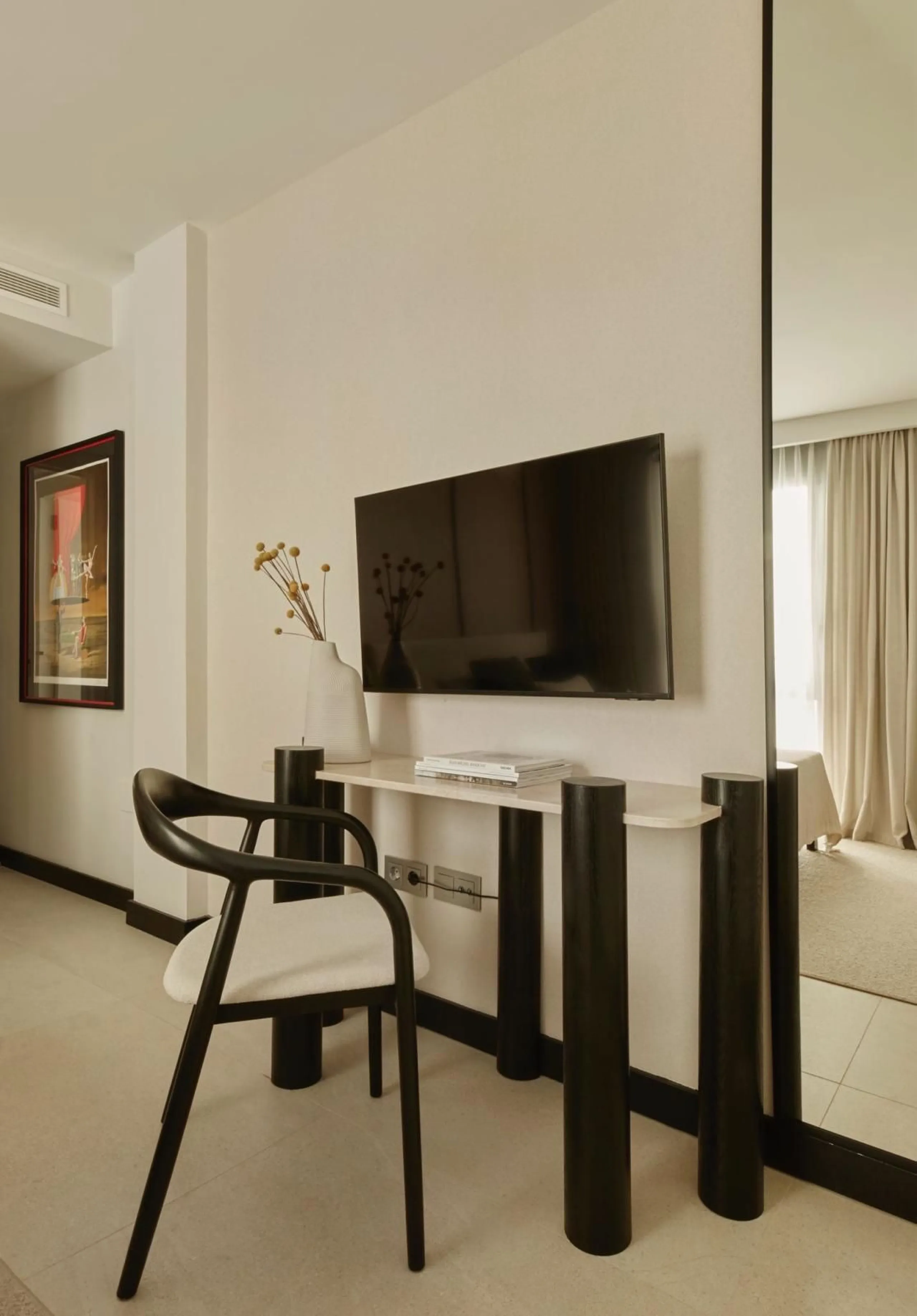 Apartment - Middle Floor Apartment в продаже в Marbella, Málaga. В доме 2 спален и 2 ванных комнат. Площадь дома 100 м²
