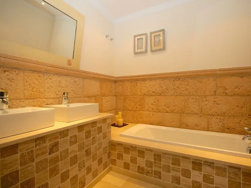 Magnificent villa in the beautiful urbanisation of Valtocado, near the picturesque village of Mijas! This exquisite villa perfectly blends Andalusian character with contemporary luxury. From its beautiful position, it captures breathtaking views from the 