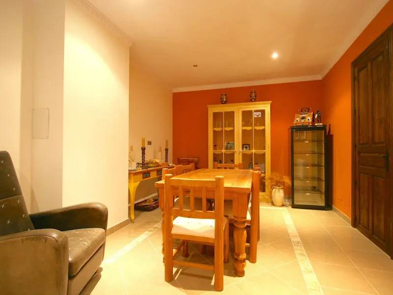 Magnificent villa in the beautiful urbanisation of Valtocado, near the picturesque village of Mijas! This exquisite villa perfectly blends Andalusian character with contemporary luxury. From its beautiful position, it captures breathtaking views from the 