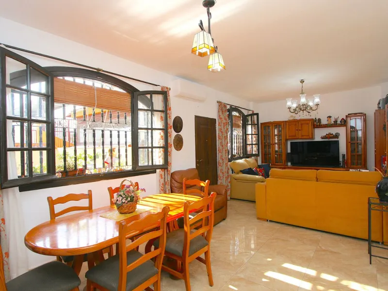 Puebla Lucía is located in the heart of Fuengirola, a beautiful residential community, a unique enclave that combines comfort, beauty, and quality of life. The complex stands out for its spacious and beautiful communal gardens, meticulously maintained yea