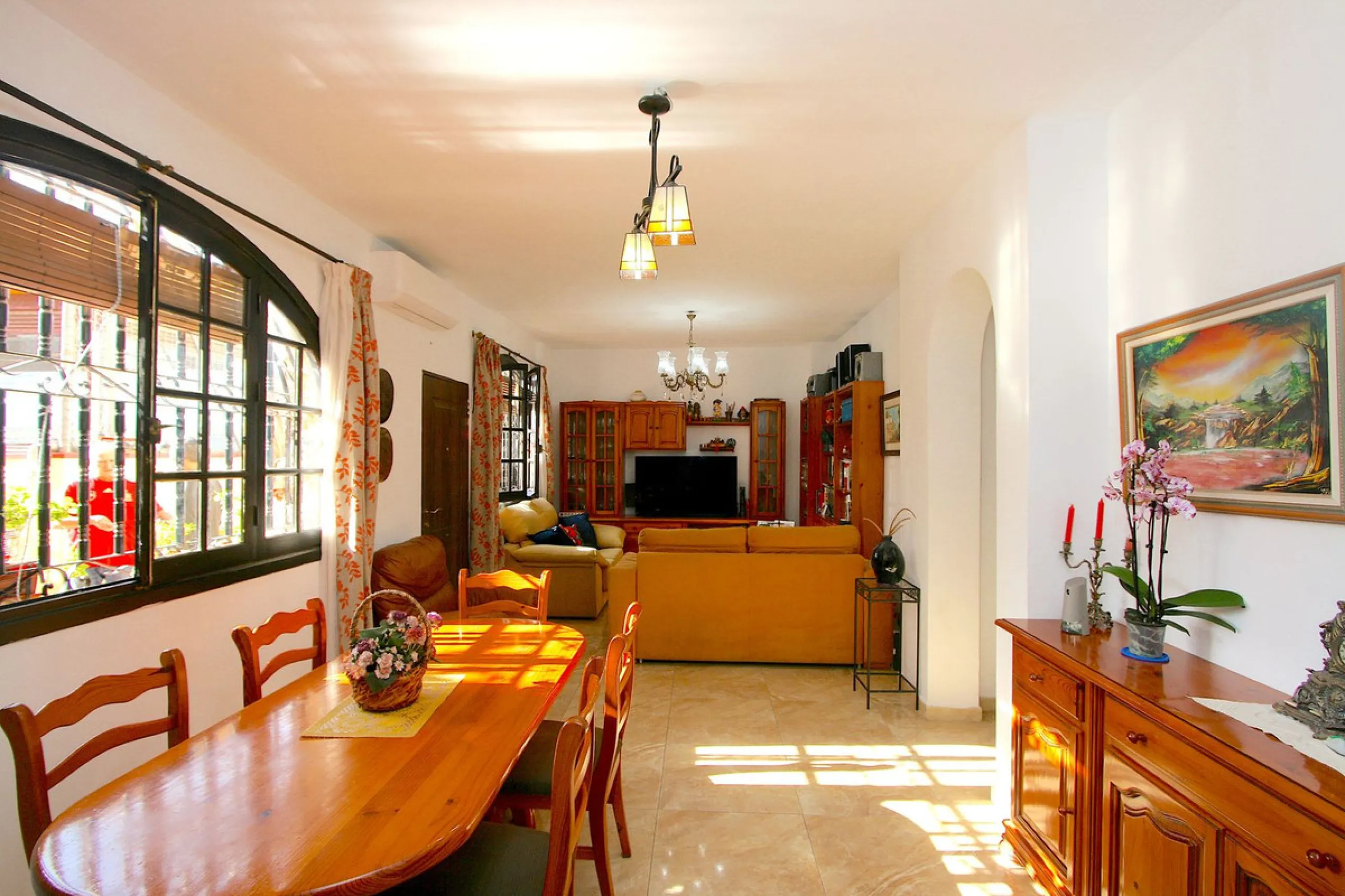 Puebla Lucía is located in the heart of Fuengirola, a beautiful residential community, a unique enclave that combines comfort, beauty, and quality of life. The complex stands out for its spacious and beautiful communal gardens, meticulously maintained yea
