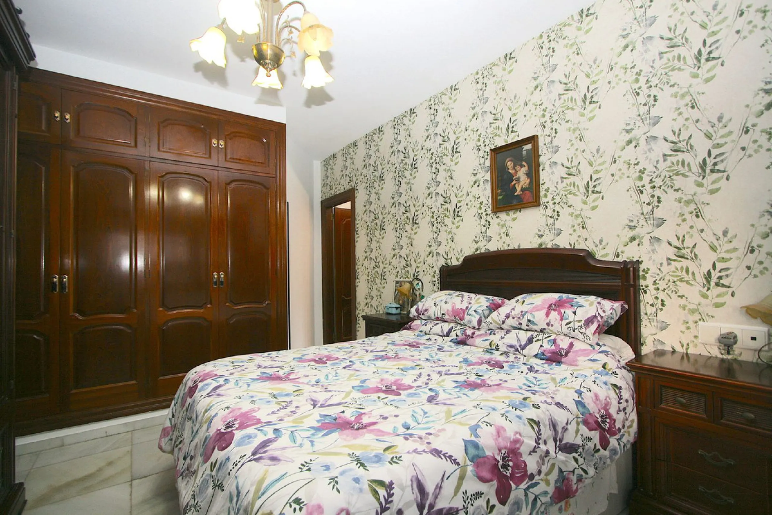Puebla Lucía is located in the heart of Fuengirola, a beautiful residential community, a unique enclave that combines comfort, beauty, and quality of life. The complex stands out for its spacious and beautiful communal gardens, meticulously maintained yea