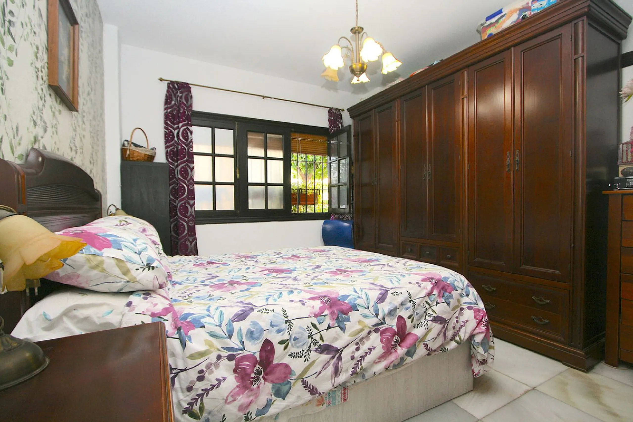 Puebla Lucía is located in the heart of Fuengirola, a beautiful residential community, a unique enclave that combines comfort, beauty, and quality of life. The complex stands out for its spacious and beautiful communal gardens, meticulously maintained yea