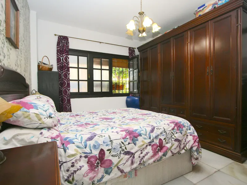 Puebla Lucía is located in the heart of Fuengirola, a beautiful residential community, a unique enclave that combines comfort, beauty, and quality of life. The complex stands out for its spacious and beautiful communal gardens, meticulously maintained yea