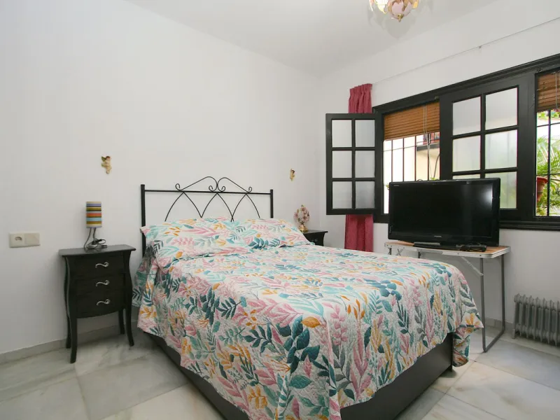 Puebla Lucía is located in the heart of Fuengirola, a beautiful residential community, a unique enclave that combines comfort, beauty, and quality of life. The complex stands out for its spacious and beautiful communal gardens, meticulously maintained yea