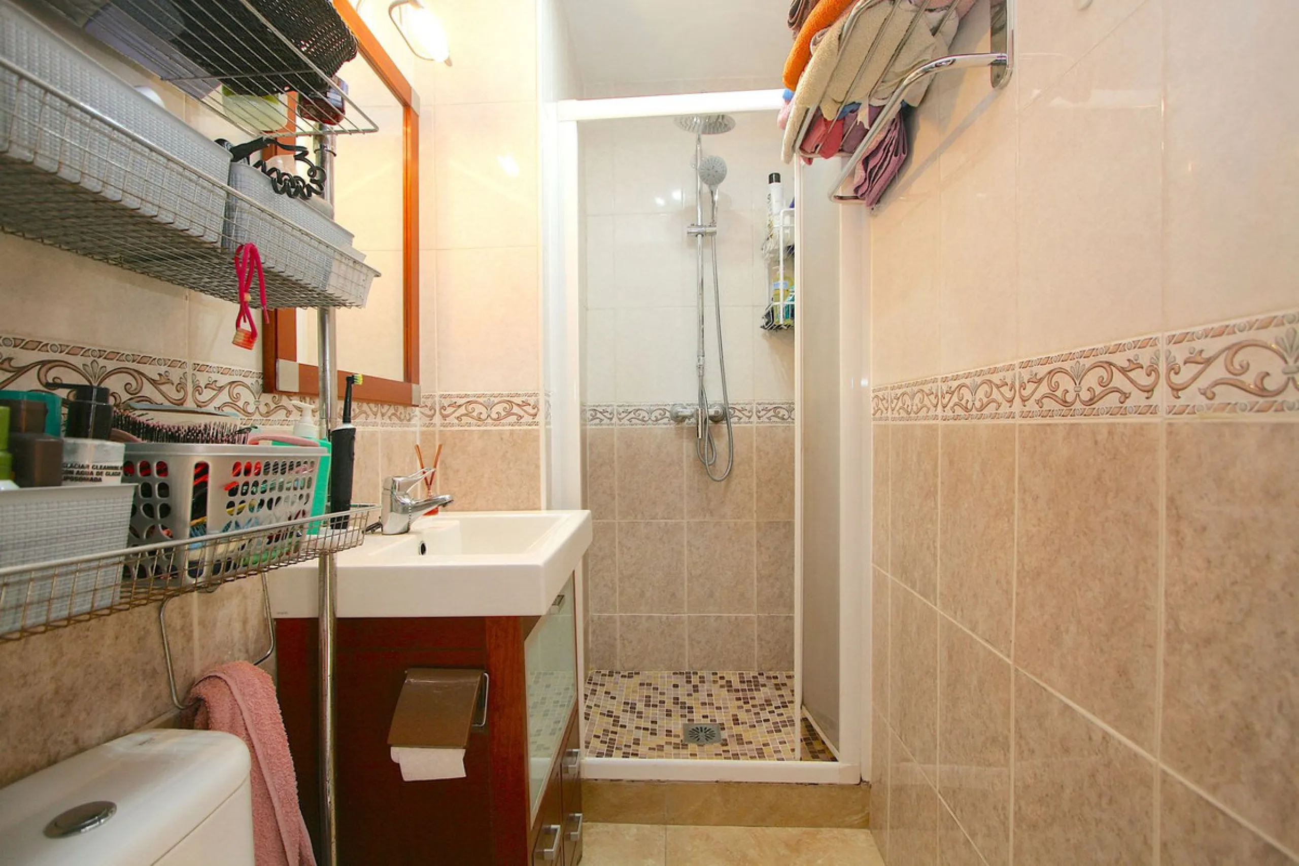 Puebla Lucía is located in the heart of Fuengirola, a beautiful residential community, a unique enclave that combines comfort, beauty, and quality of life. The complex stands out for its spacious and beautiful communal gardens, meticulously maintained yea
