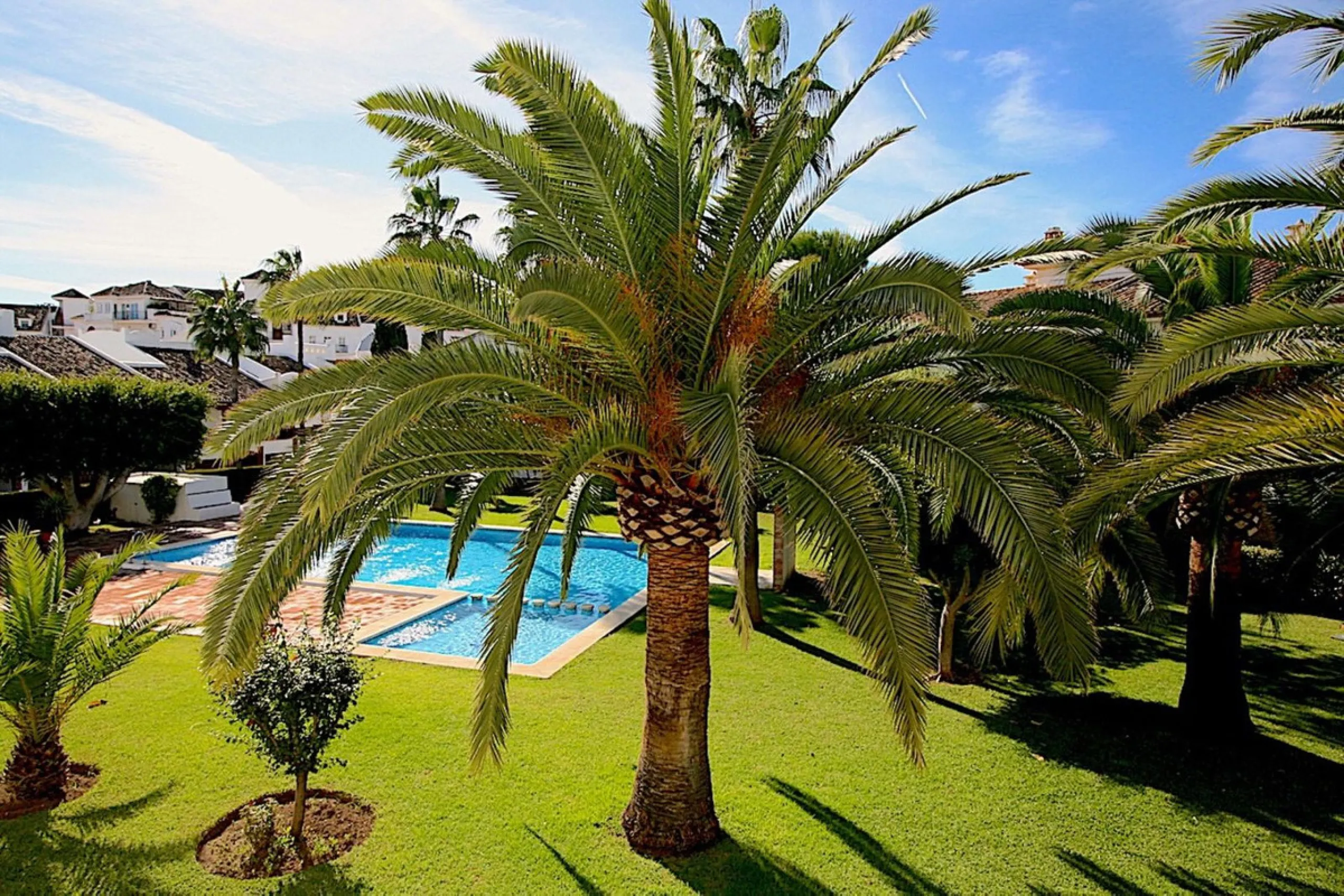 Puebla Lucía is located in the heart of Fuengirola, a beautiful residential community, a unique enclave that combines comfort, beauty, and quality of life. The complex stands out for its spacious and beautiful communal gardens, meticulously maintained yea