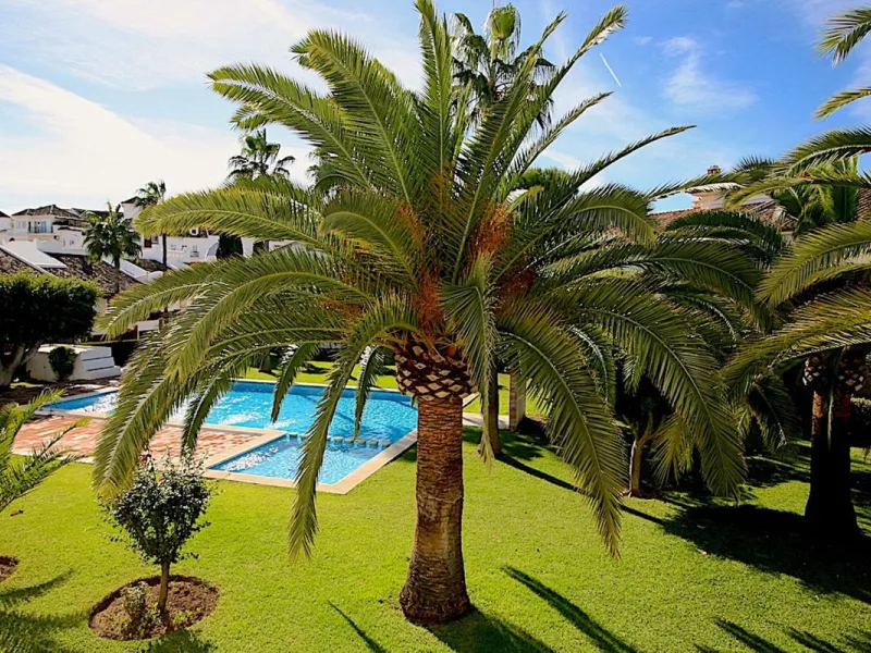 Puebla Lucía is located in the heart of Fuengirola, a beautiful residential community, a unique enclave that combines comfort, beauty, and quality of life. The complex stands out for its spacious and beautiful communal gardens, meticulously maintained yea