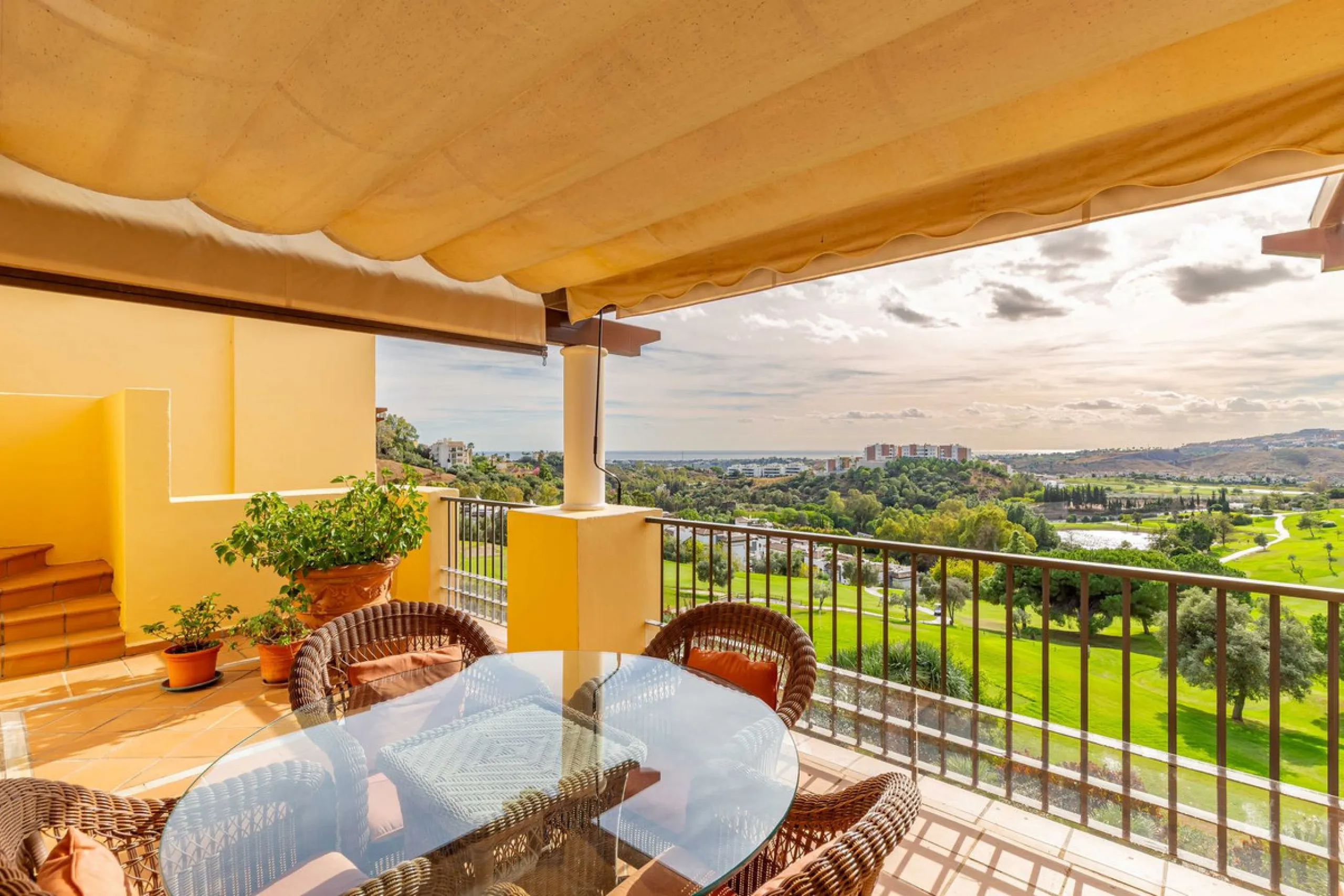 A rare chance to buy into the Marbella lifestyle with this purpose built double penthouse frontline to the Los Arqueros golf. This penthouse benefits from maybe the best position in Los Arqueros and offers amazing inside and outside space with ample terra