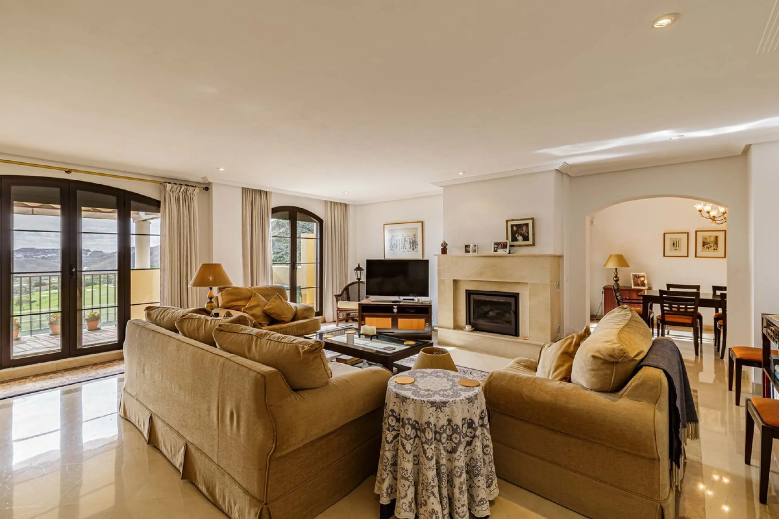 A rare chance to buy into the Marbella lifestyle with this purpose built double penthouse frontline to the Los Arqueros golf. This penthouse benefits from maybe the best position in Los Arqueros and offers amazing inside and outside space with ample terra