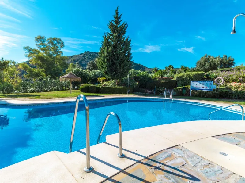 A rare chance to buy into the Marbella lifestyle with this purpose built double penthouse frontline to the Los Arqueros golf. This penthouse benefits from maybe the best position in Los Arqueros and offers amazing inside and outside space with ample terra
