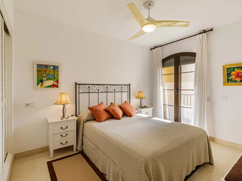 A rare chance to buy into the Marbella lifestyle with this purpose built double penthouse frontline to the Los Arqueros golf. This penthouse benefits from maybe the best position in Los Arqueros and offers amazing inside and outside space with ample terra