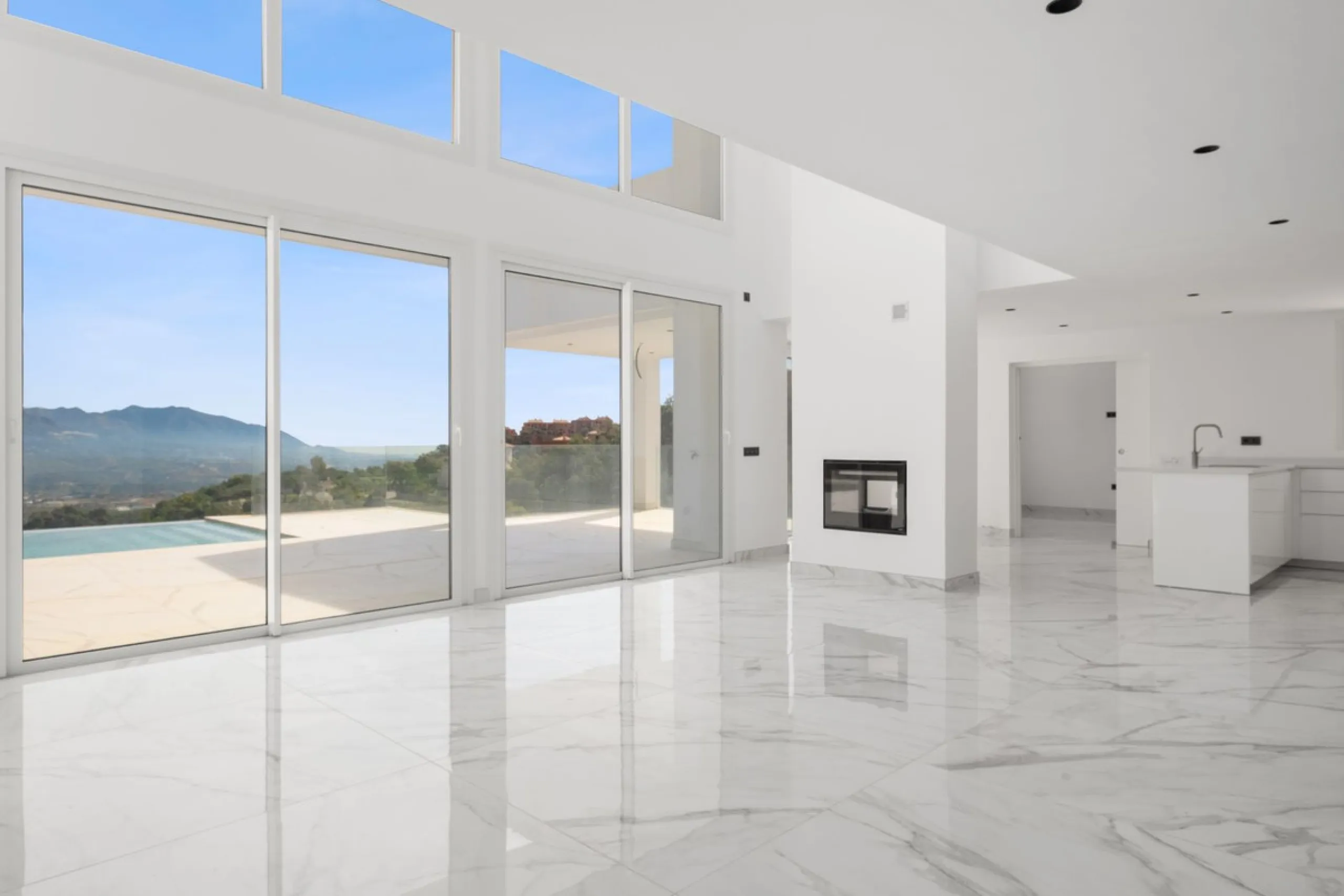 Brand-New Contemporary Villa with Stunning Panoramic Views in La Mairena, Marbella East