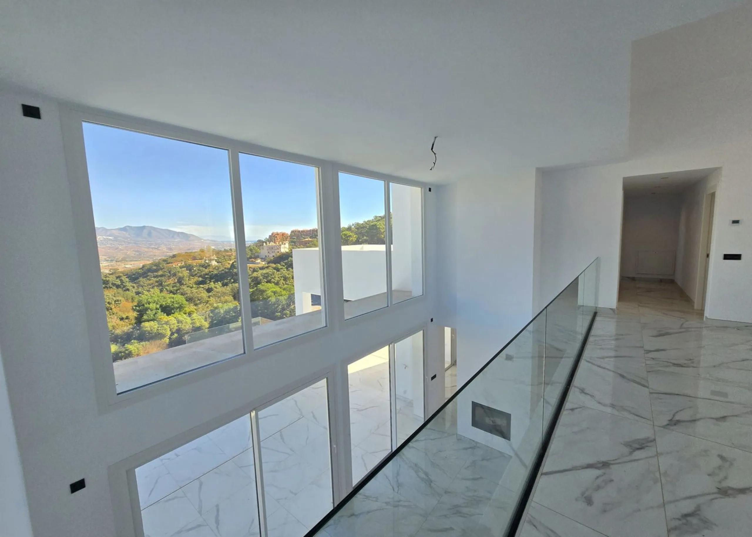 Brand-New Contemporary Villa with Stunning Panoramic Views in La Mairena, Marbella East