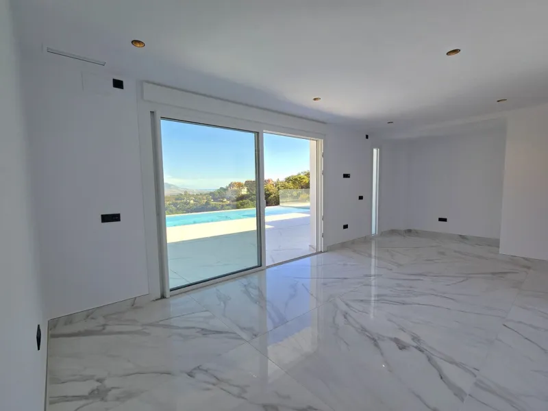 Brand-New Contemporary Villa with Stunning Panoramic Views in La Mairena, Marbella East