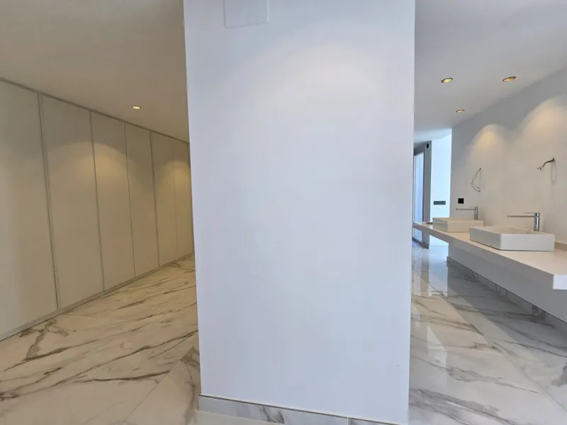 Brand-New Contemporary Villa with Stunning Panoramic Views in La Mairena, Marbella East
