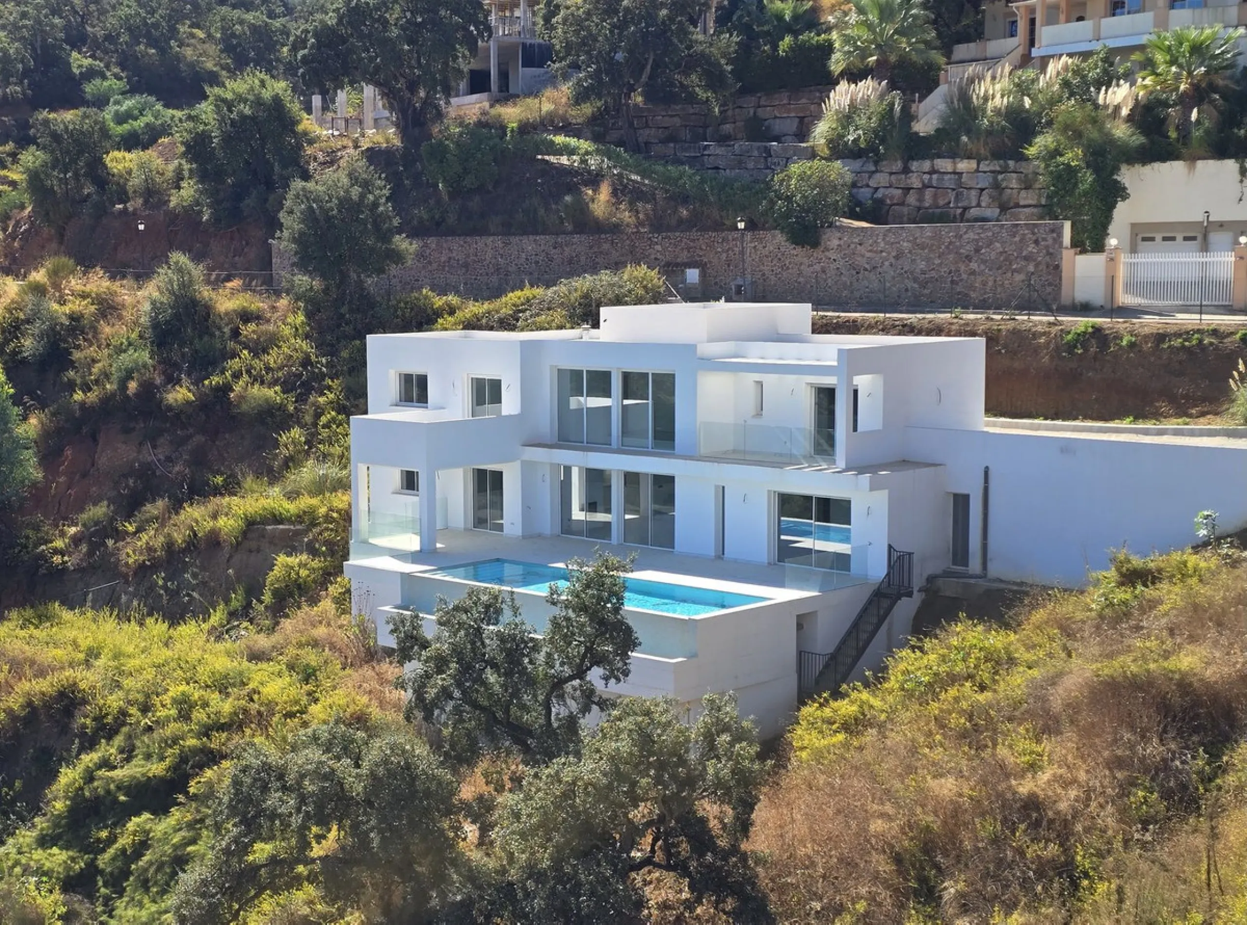 Brand-New Contemporary Villa with Stunning Panoramic Views in La Mairena, Marbella East