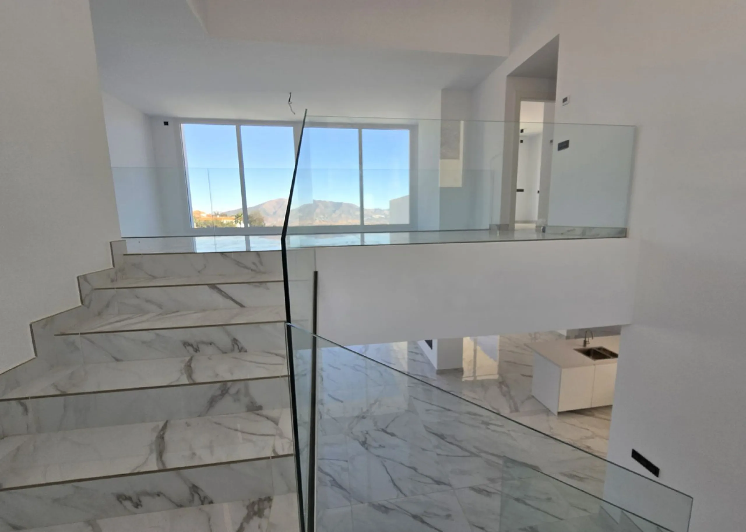 Brand-New Contemporary Villa with Stunning Panoramic Views in La Mairena, Marbella East