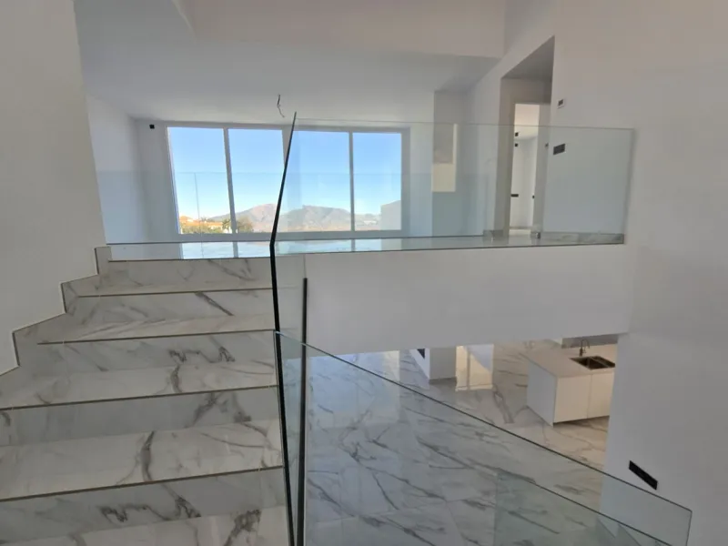 Brand-New Contemporary Villa with Stunning Panoramic Views in La Mairena, Marbella East