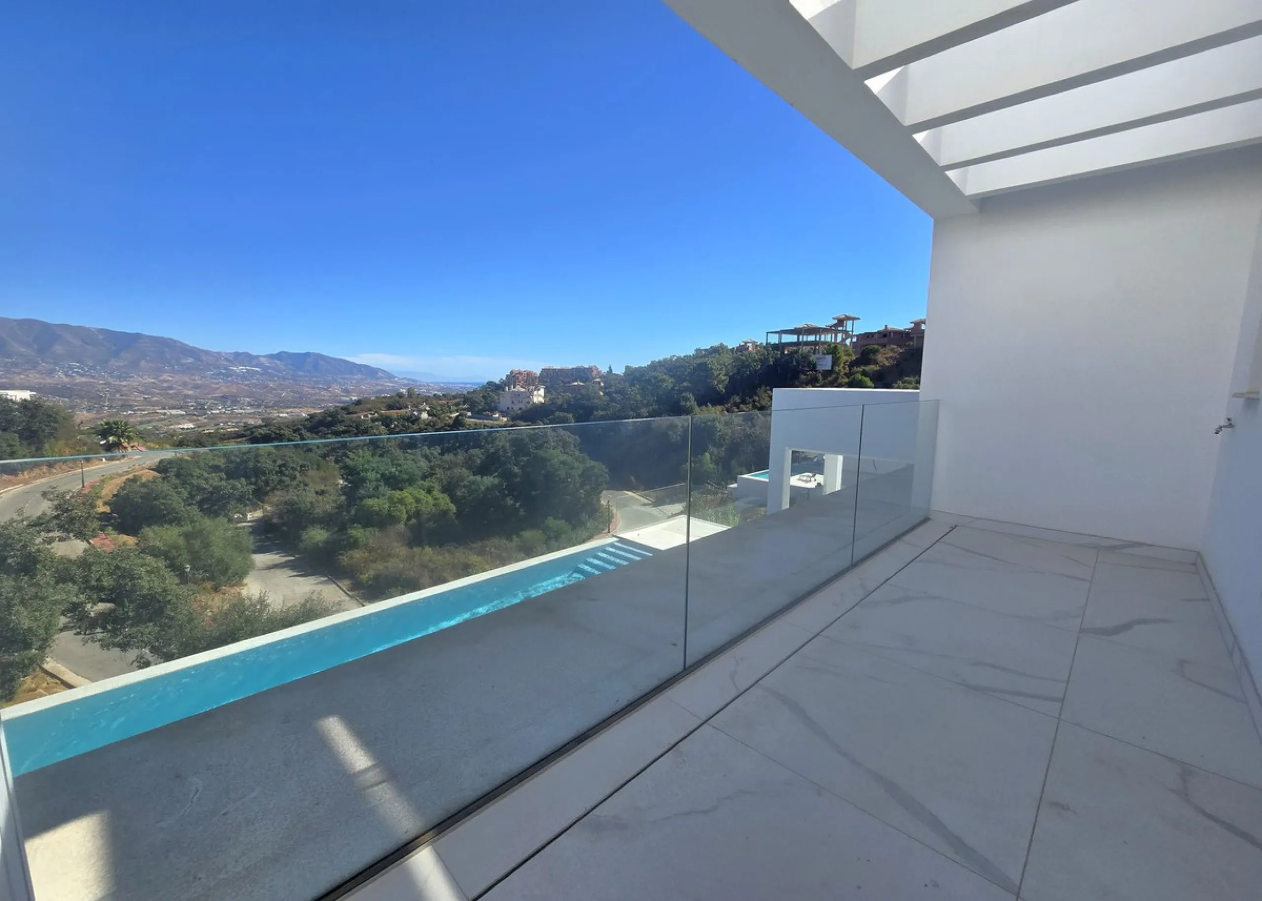 Brand-New Contemporary Villa with Stunning Panoramic Views in La Mairena, Marbella East