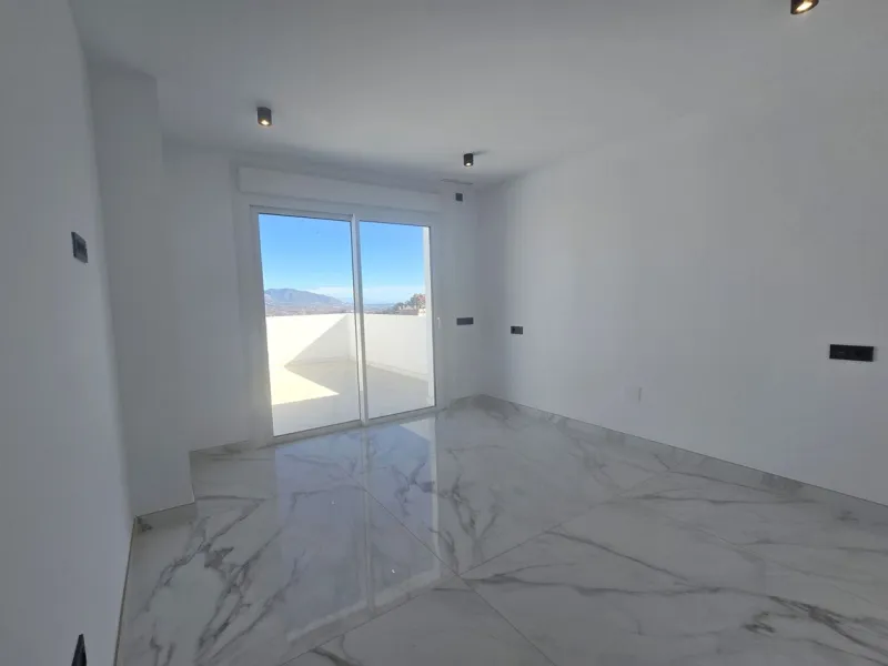 Brand-New Contemporary Villa with Stunning Panoramic Views in La Mairena, Marbella East