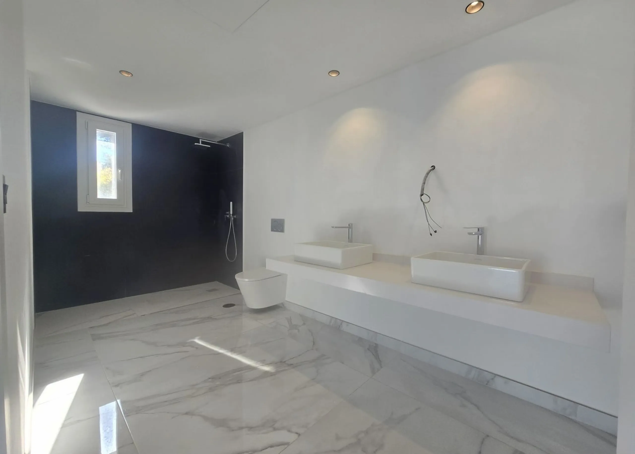 Brand-New Contemporary Villa with Stunning Panoramic Views in La Mairena, Marbella East
