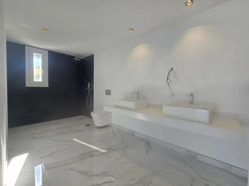 Brand-New Contemporary Villa with Stunning Panoramic Views in La Mairena, Marbella East