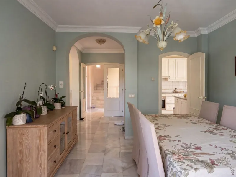 Investment Opportunity: Villa with Unlimited Potential in Elviria