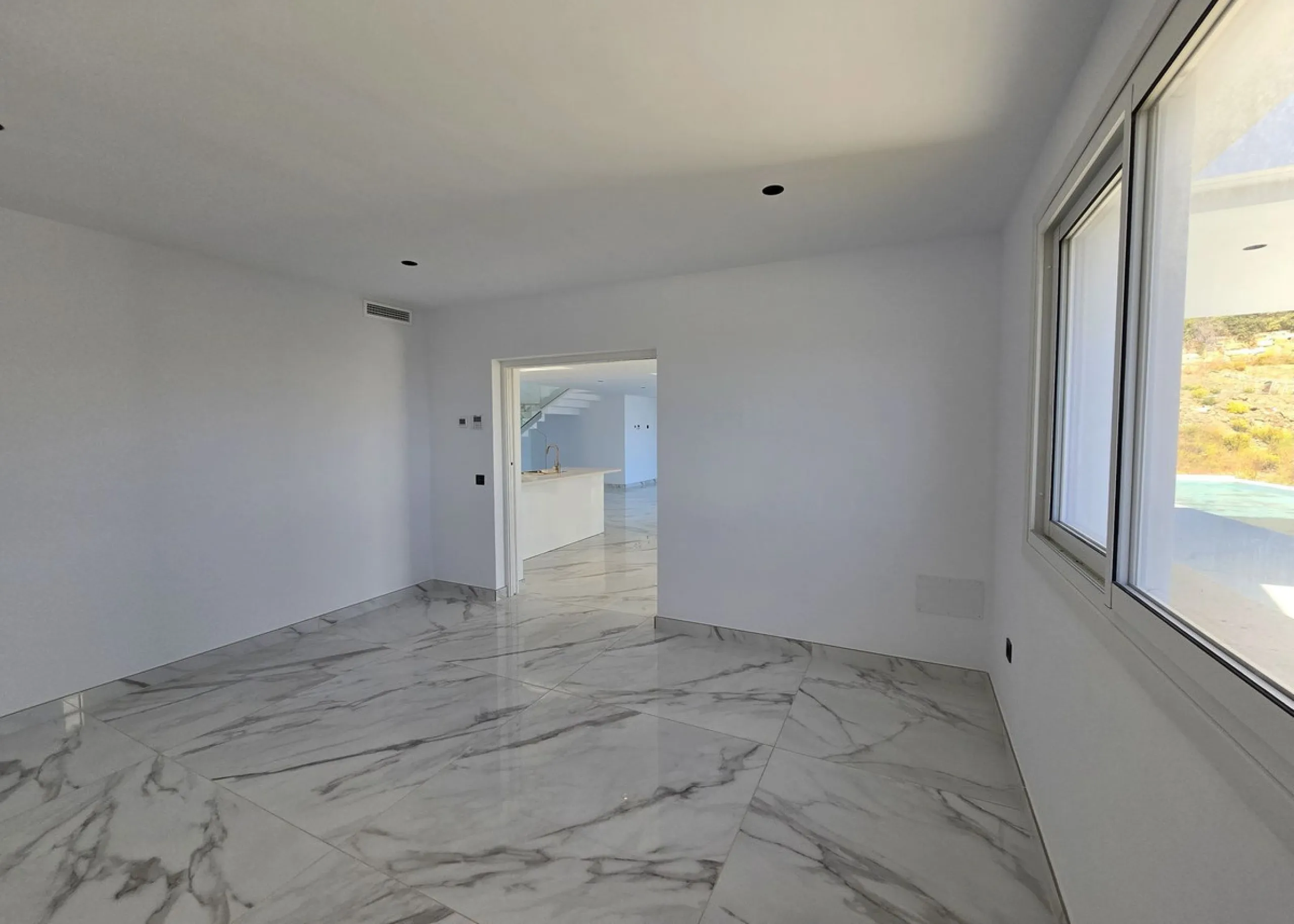 Brand-New Contemporary Villa with Stunning Panoramic Views in La Mairena, Marbella East