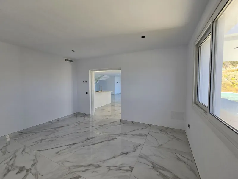 Brand-New Contemporary Villa with Stunning Panoramic Views in La Mairena, Marbella East