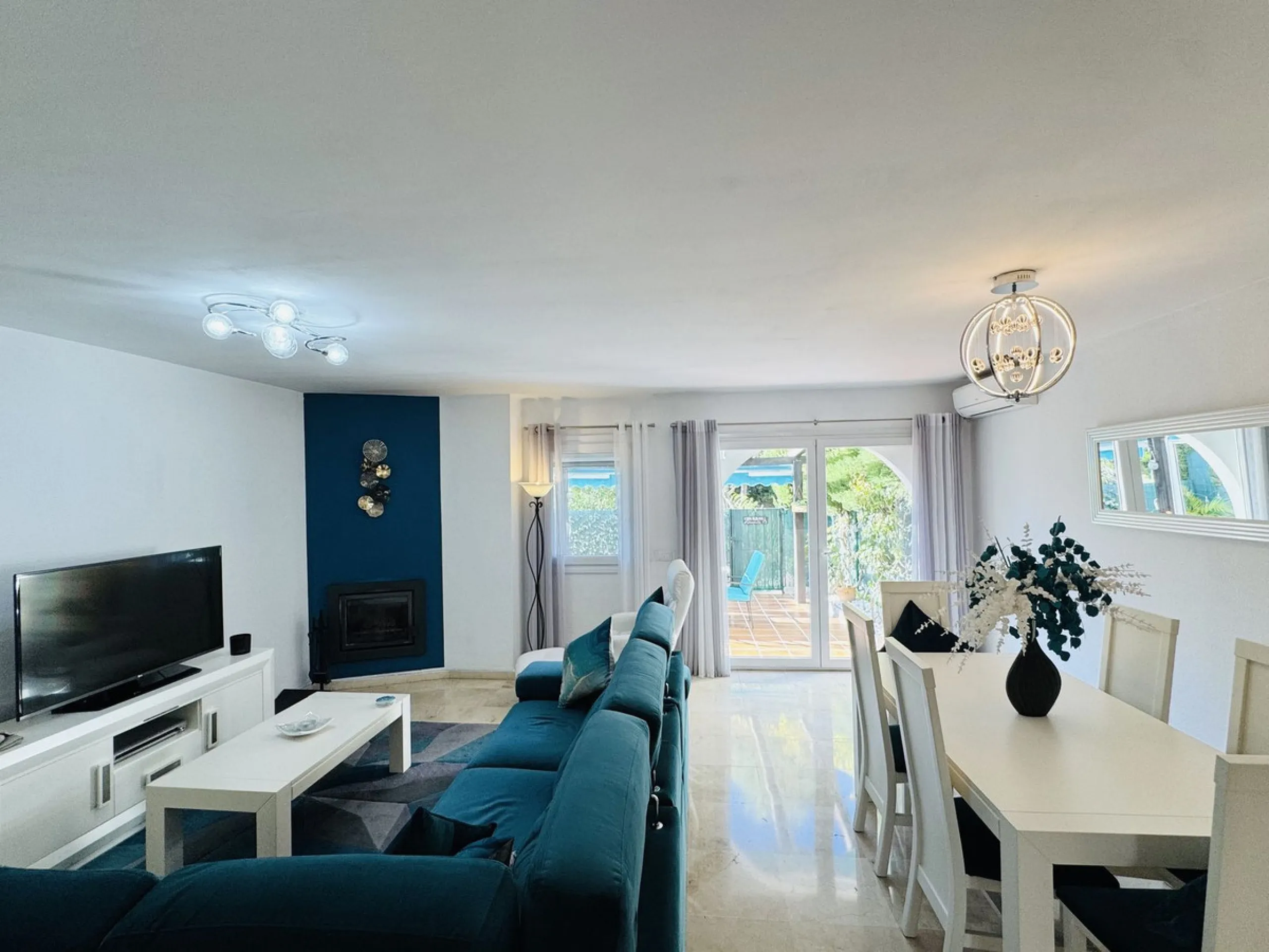 Elegant 3-Bedroom Townhouse in the Sought-After Marina de Casares.