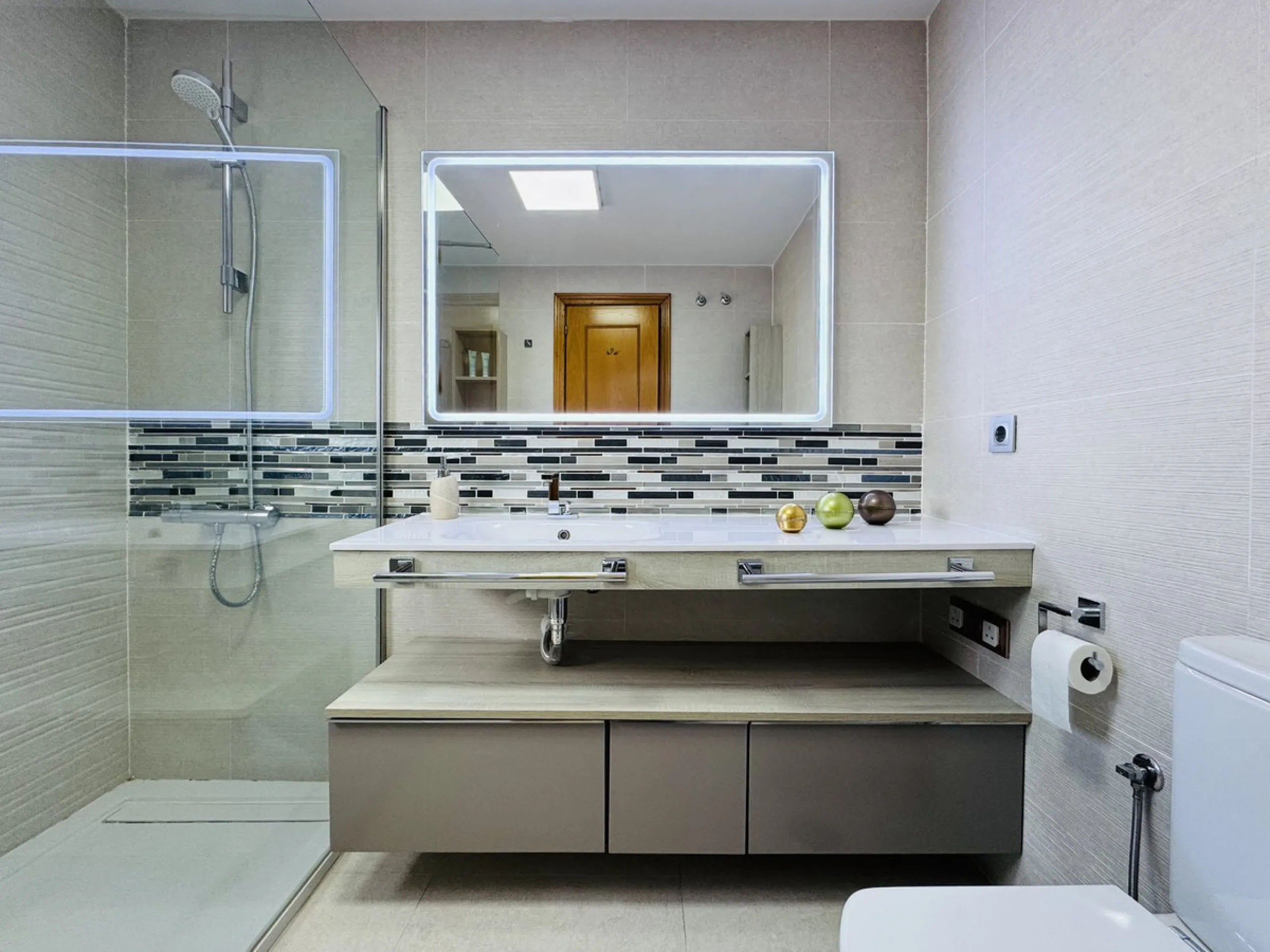 Elegant 3-Bedroom Townhouse in the Sought-After Marina de Casares.