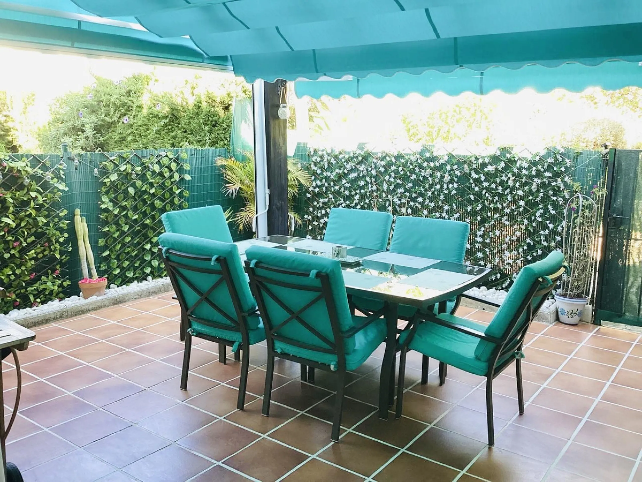 Elegant 3-Bedroom Townhouse in the Sought-After Marina de Casares.