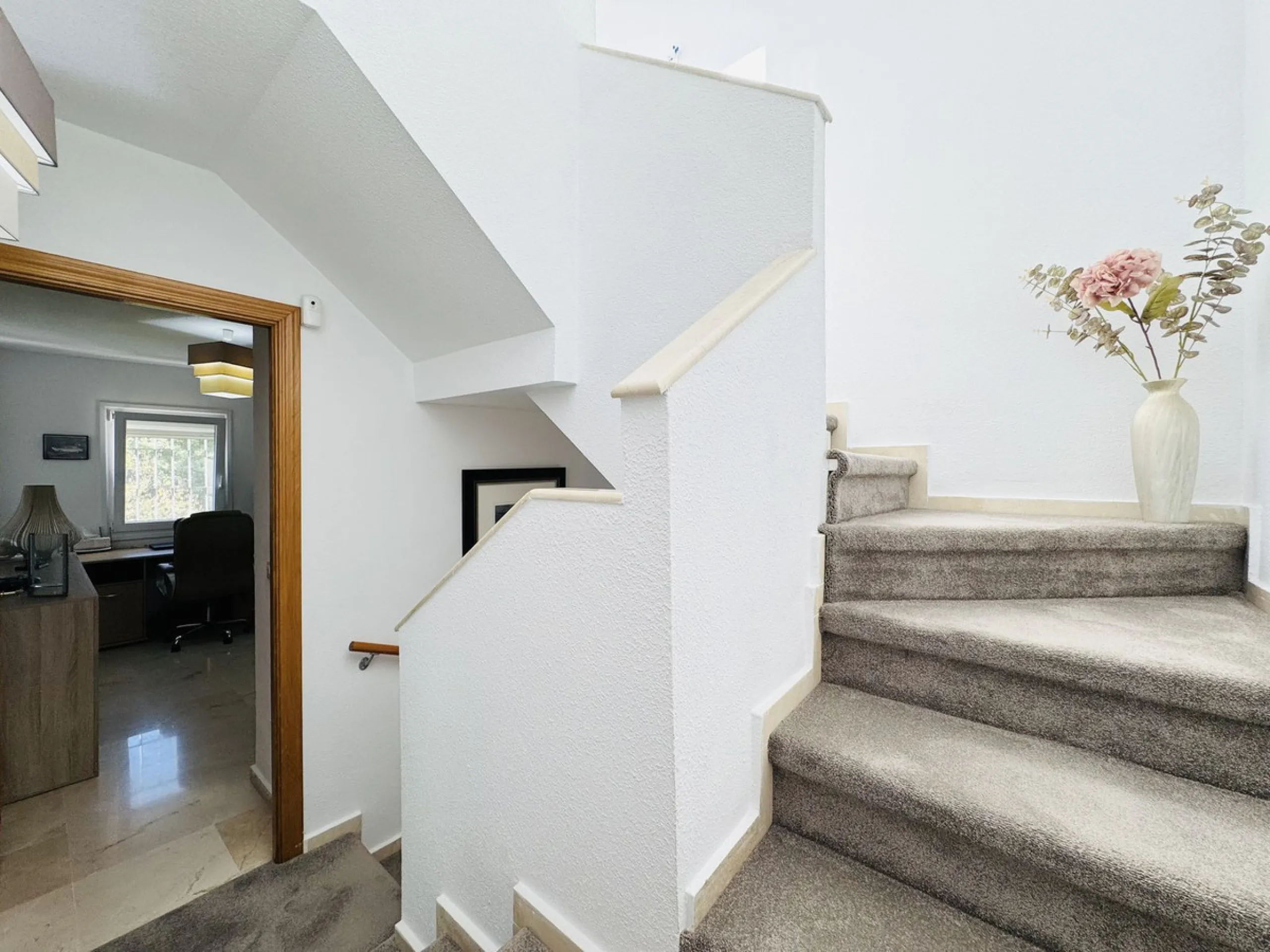 Elegant 3-Bedroom Townhouse in the Sought-After Marina de Casares.