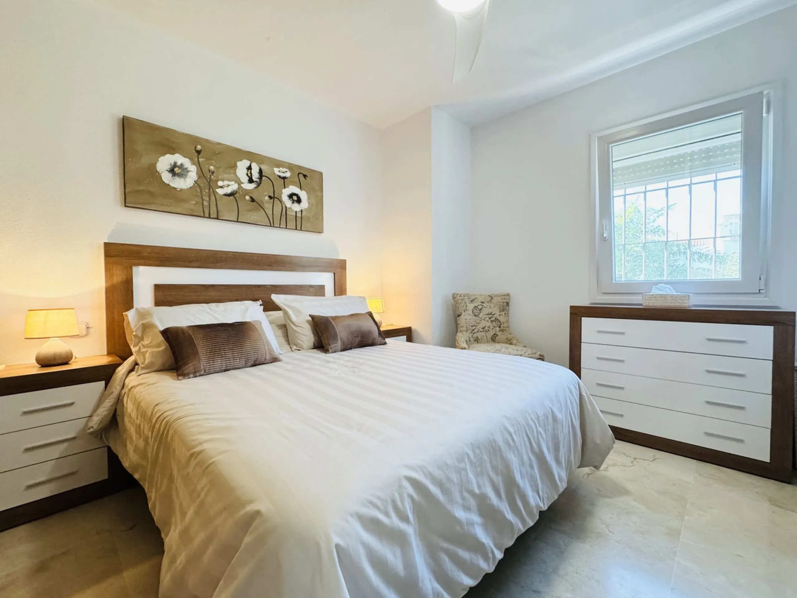 Elegant 3-Bedroom Townhouse in the Sought-After Marina de Casares.
