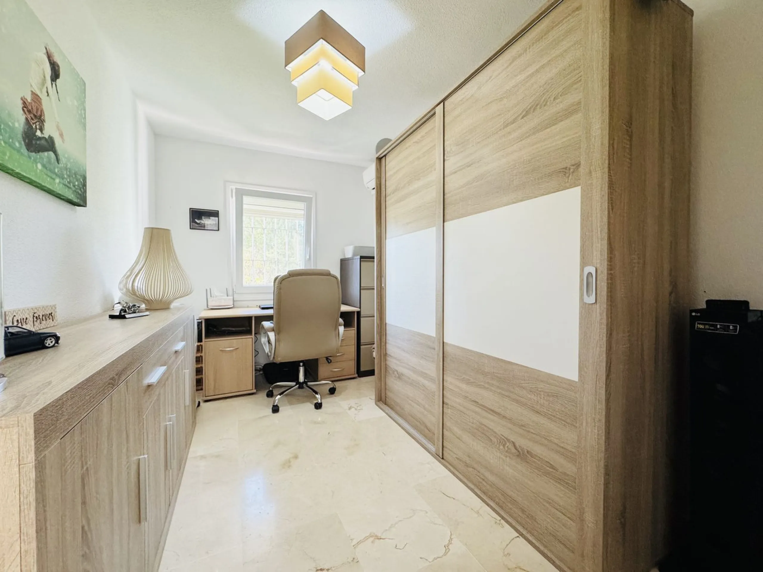 Elegant 3-Bedroom Townhouse in the Sought-After Marina de Casares.