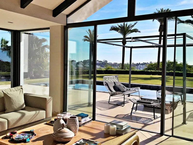 House - Detached Villa в продаже в Benahavís, Málaga. В доме 5 спален и 5 ванных комнат. Площадь дома 639 м². Площадь участка 3000 м²