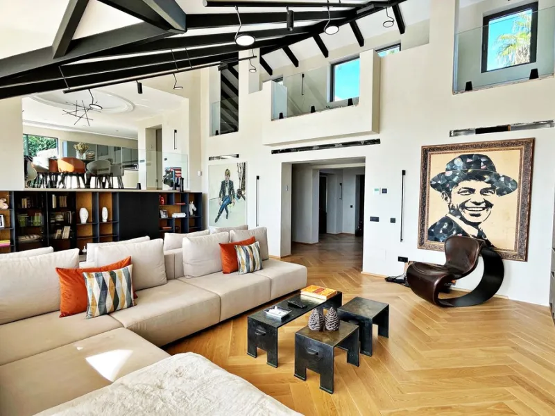 House - Detached Villa в продаже в Benahavís, Málaga. В доме 5 спален и 5 ванных комнат. Площадь дома 639 м². Площадь участка 3000 м²