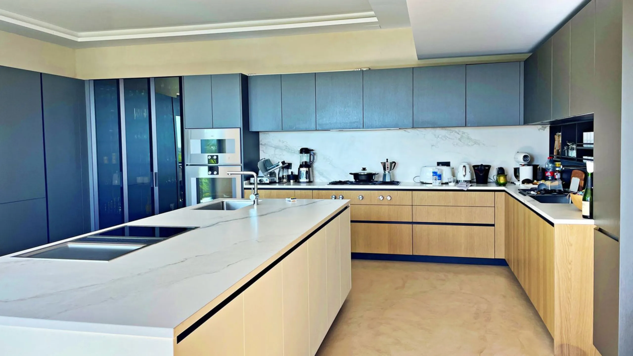 House - Detached Villa в продаже в Benahavís, Málaga. В доме 5 спален и 5 ванных комнат. Площадь дома 639 м². Площадь участка 3000 м²