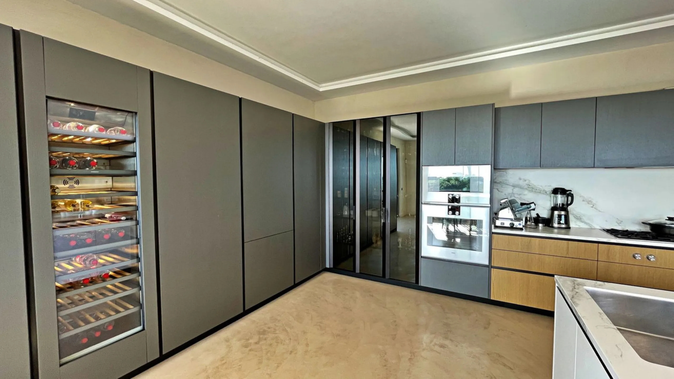 House - Detached Villa в продаже в Benahavís, Málaga. В доме 5 спален и 5 ванных комнат. Площадь дома 639 м². Площадь участка 3000 м²