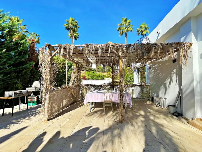 House - Detached Villa в продаже в Benahavís, Málaga. В доме 5 спален и 5 ванных комнат. Площадь дома 639 м². Площадь участка 3000 м²