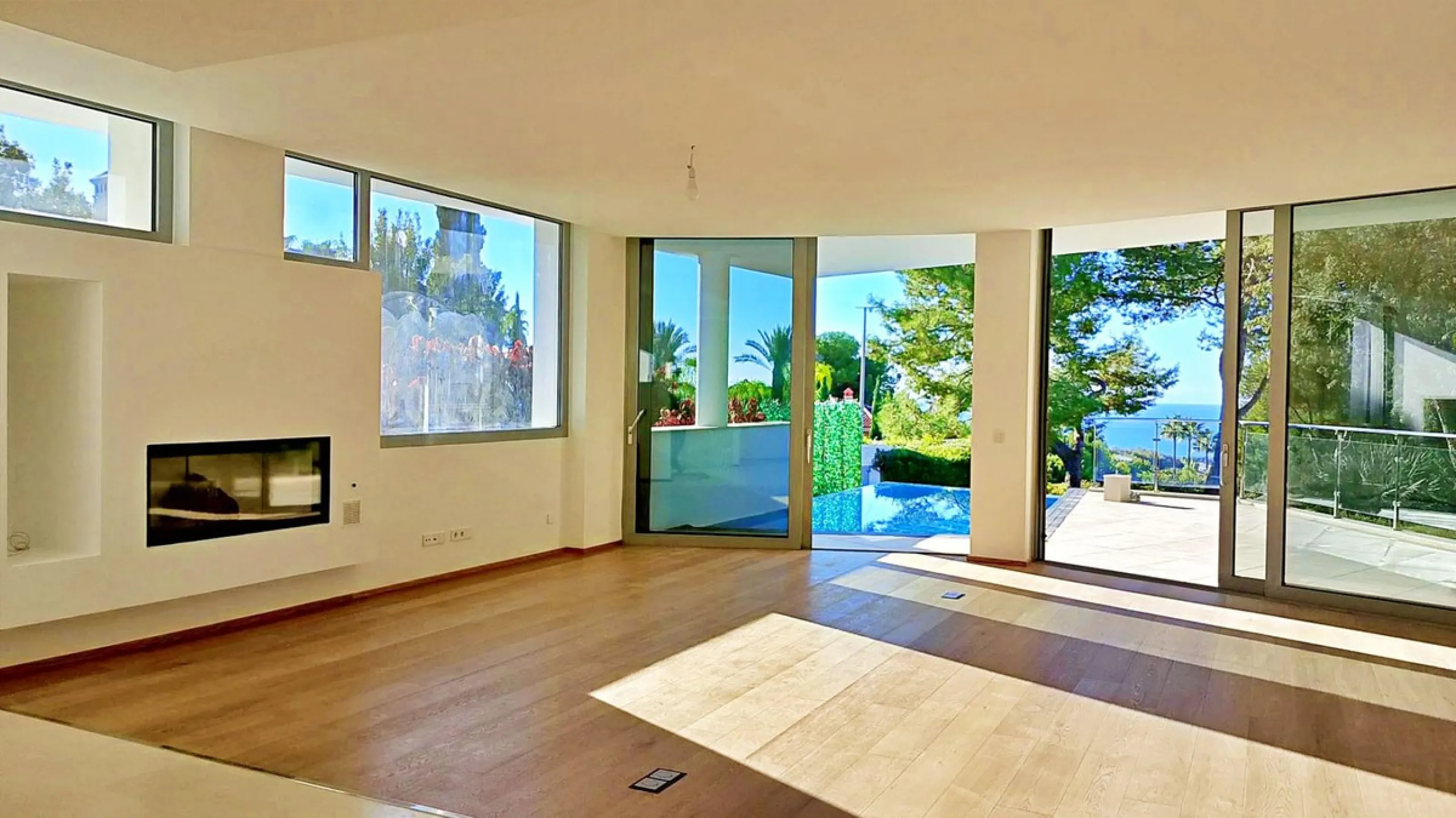 Elegant Corner Villa in Meisho Hills, Sierra Blanca, Marbella.