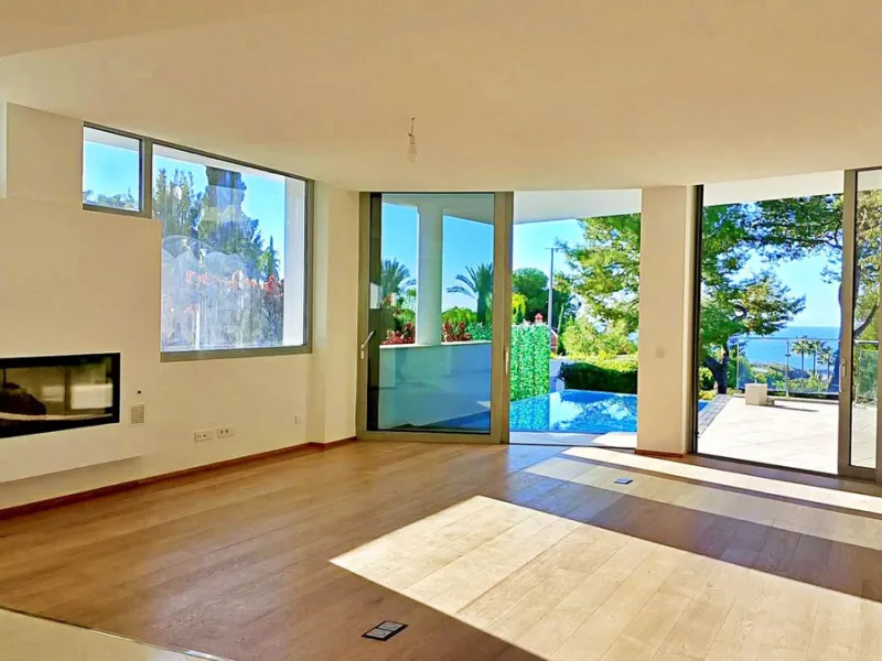 Elegant Corner Villa in Meisho Hills, Sierra Blanca, Marbella.
